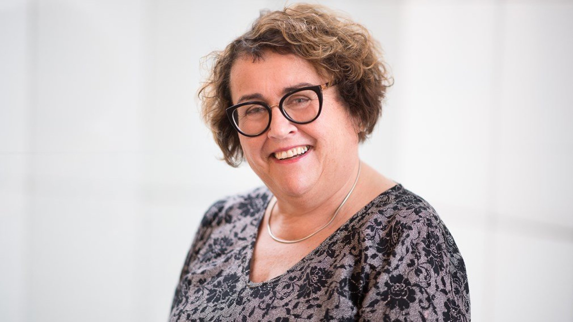 I am impressed by the pace the Veterinary Institute has been able to maintain, and the number of samples they have processed so far, says Minister of Agriculture and Food Bollestad. Credit: Torbjørn Tandberg