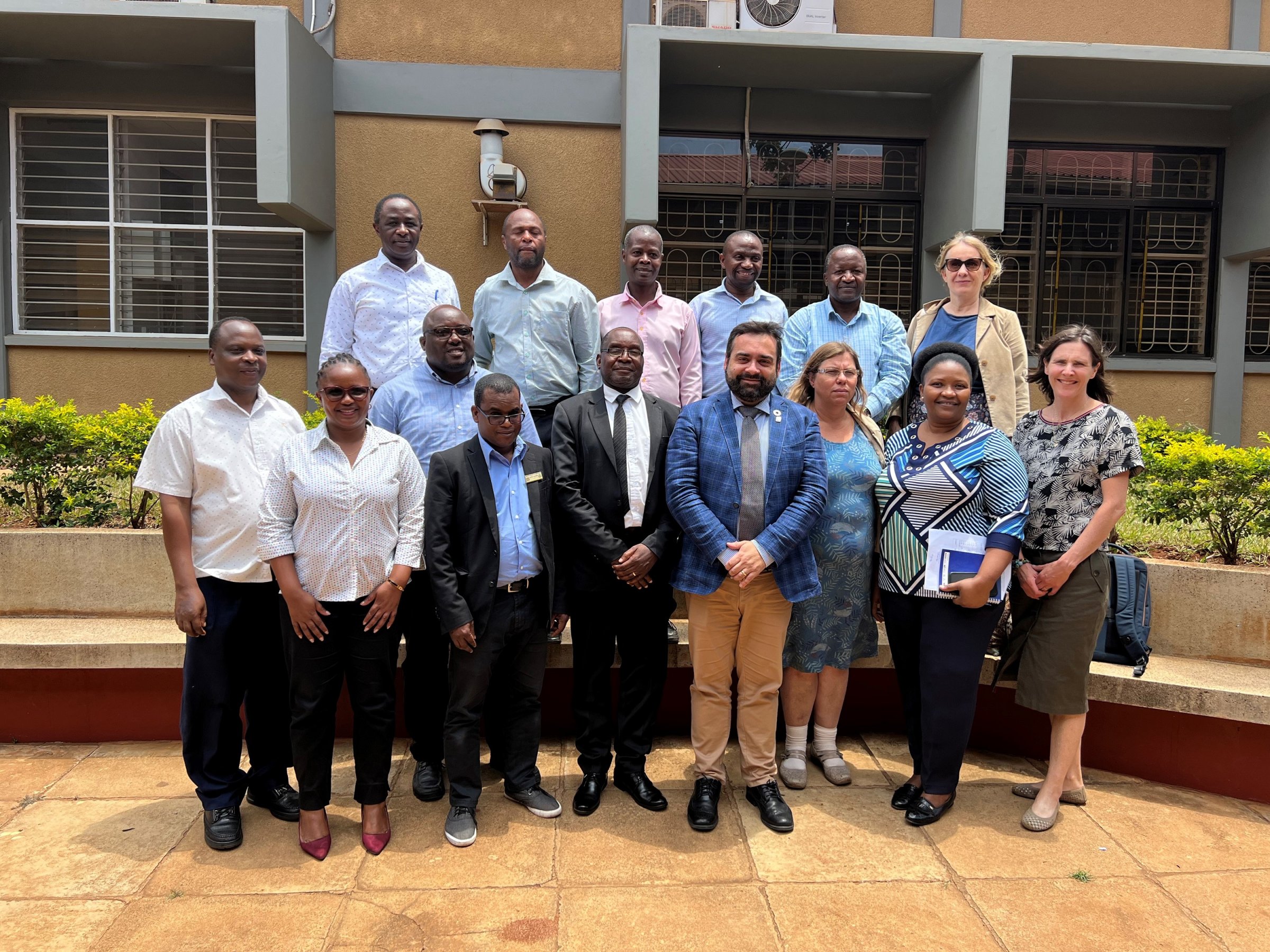 The delegation from the NVI included Carlos das Neves and senior researchers Hannah Joan Jørgensen, Siv Klevar and Madelaine Norström. Photo: Bryndis Holm