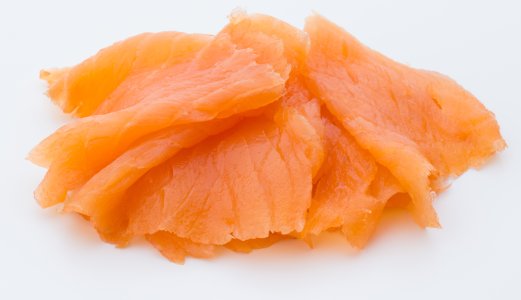 Røykt laks og ørret mistenkt som kjelde til utbrot av listeriose
