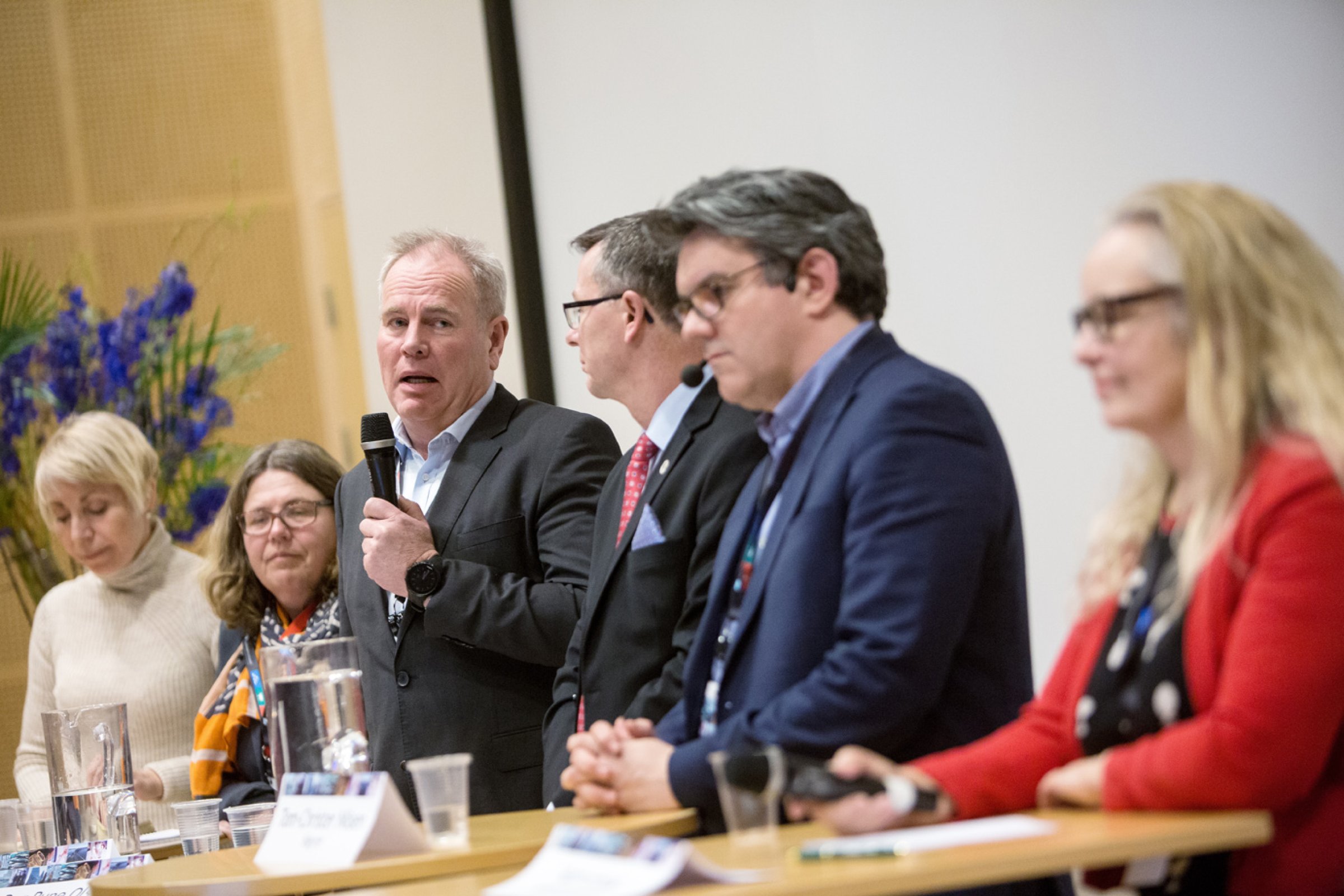 Fra paneldebatten Veien videre mot en marin konnskapsklynge i Bergen - til beste for all norsk akvakultur.. Ole Eirik Lerøy, Marine Harvest har ordet. Foto: Eivind Senneset