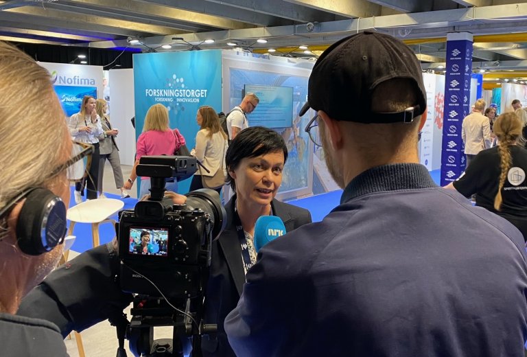 Ingunn Sommerset presenterer dødelighet hos oppdrettslaks på Aqua Nor-konferansen i Trondheim. Foto: Tom Haavardstun