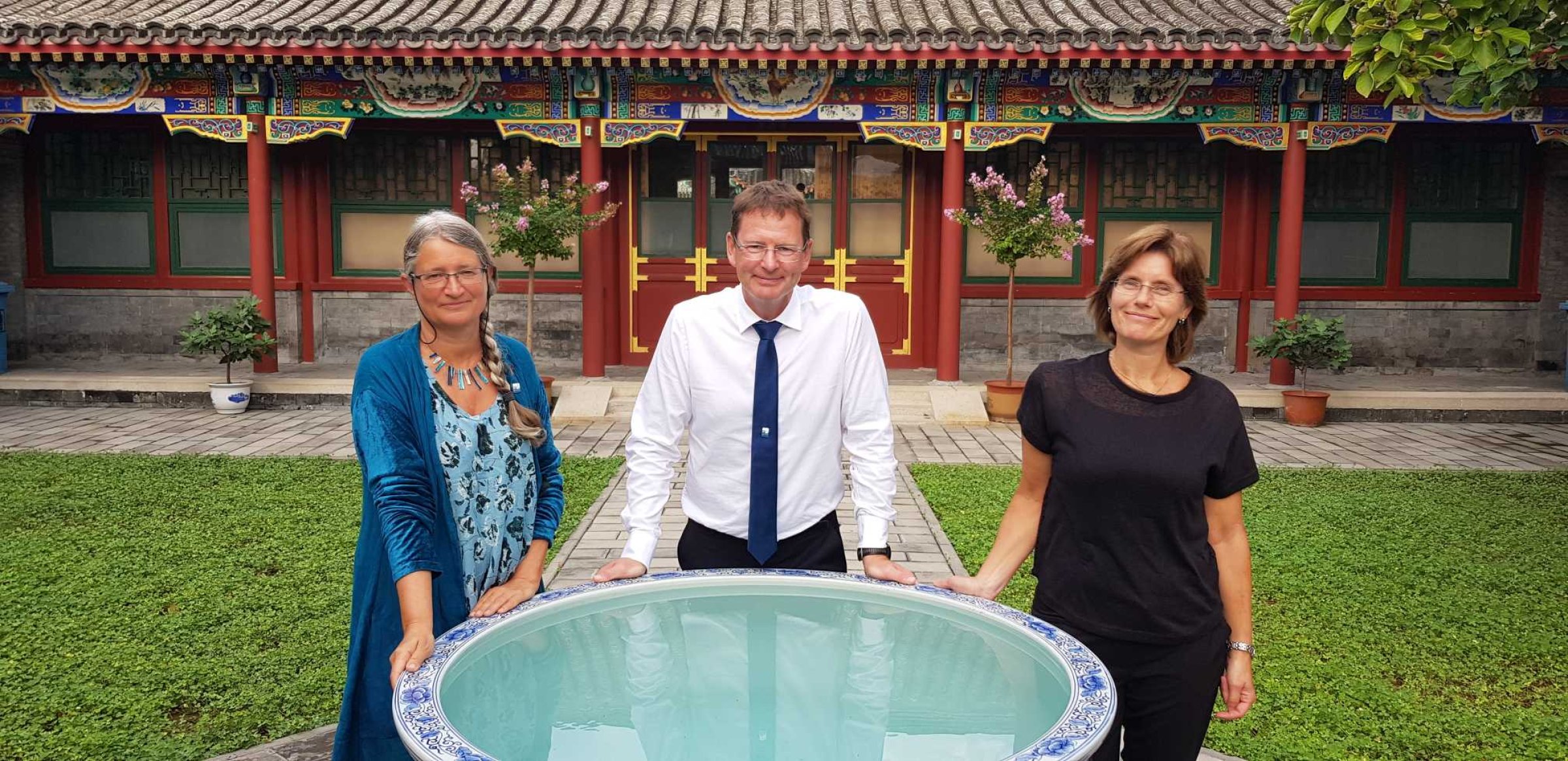 Avdelingsdirektør Merete Hofshagen, administrerende direktør Gaute Lenvik og seniorforsker Marianne Sunde var med i delegasjonen som besøkte Kina og Mongolia. Foto: Veterinærinstituttet.