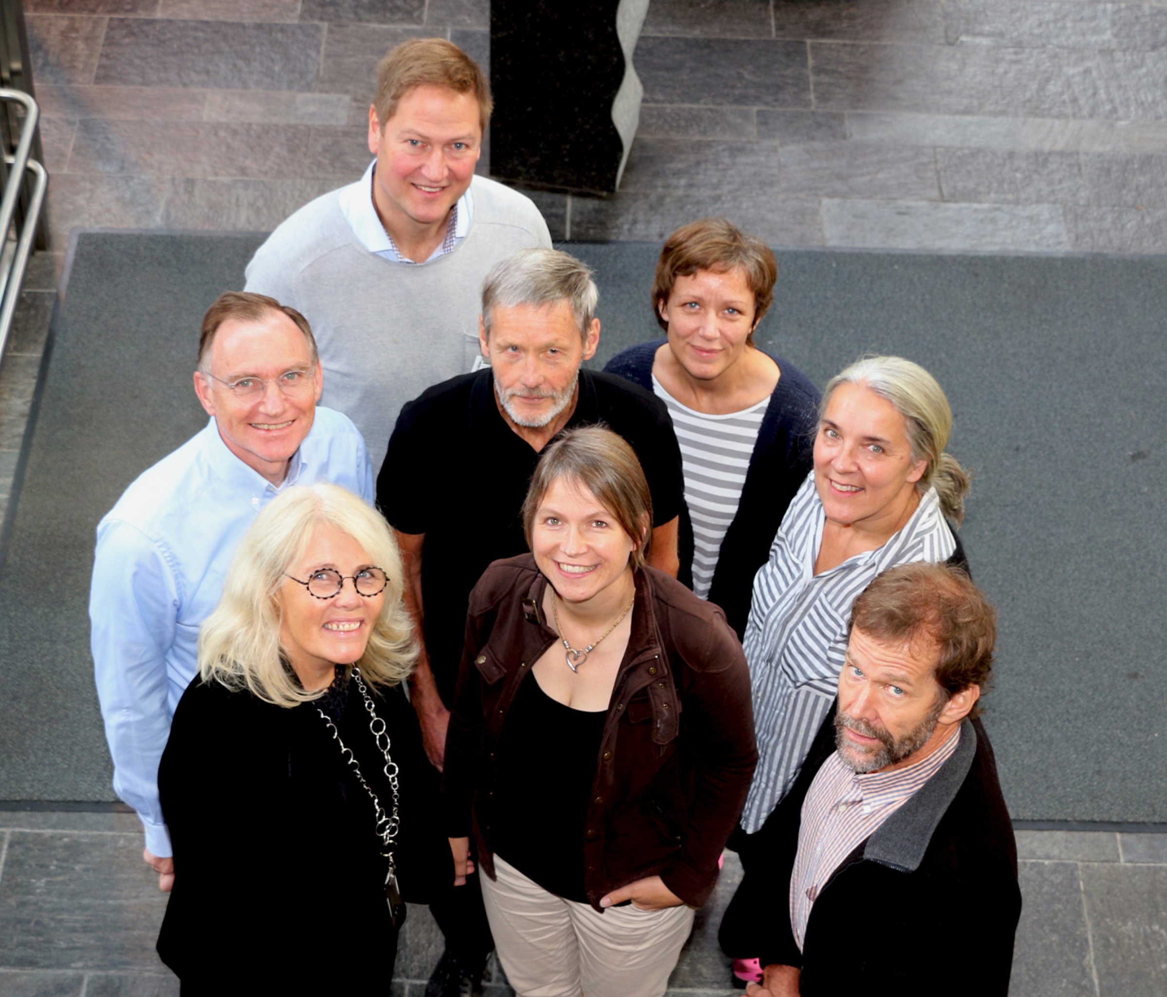 Noen av deltagerne i tenketanken: Første rad fra venstre: Ida Skaar (VI), Andrea Ficke (Nibio), Henning Sørum (NMBU). Andre rad fra venstre: Paul E. Verweij (RUNMC), Peter Gaustad (RH), Hege H. Divon (VI), Cecilie Torp Andersen (RH). Bakerst: Jørgen V. Bjørnholt (RH). Foto: Mari M. Press
