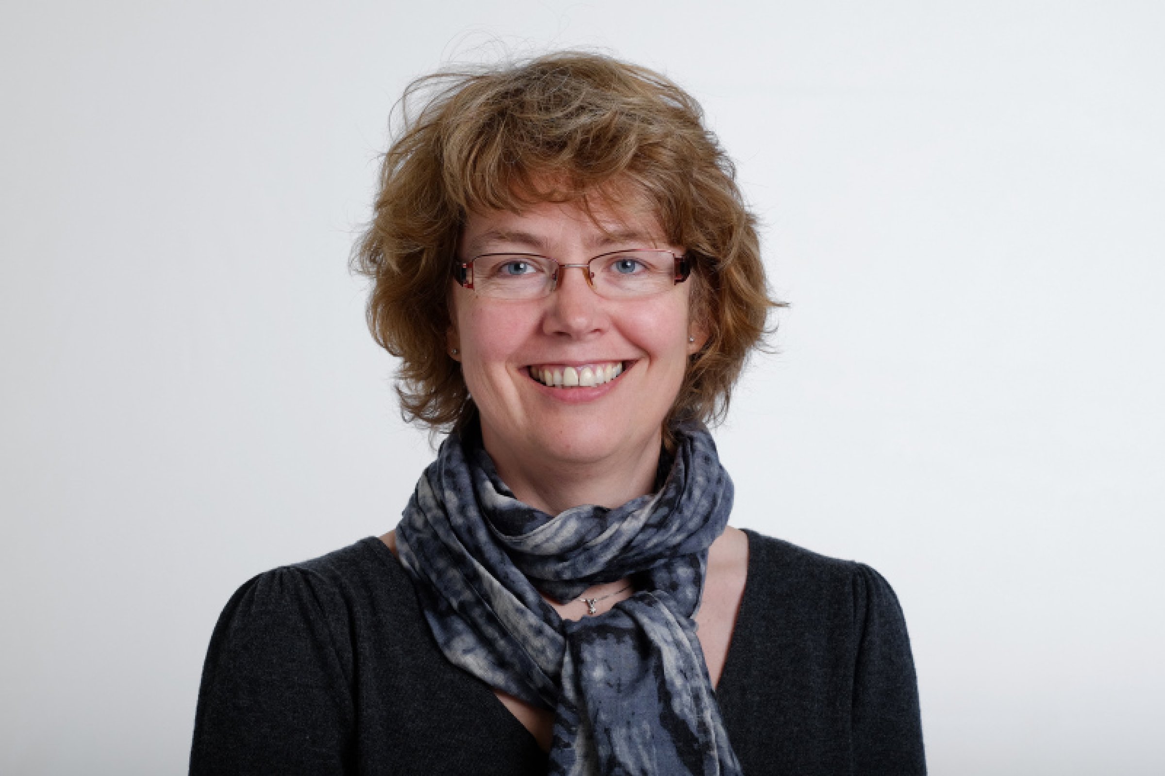 Matbakteriolog Gro Skøien Johannessen har mange fine råd om hvordan vi best behandler maten i Jula. Foto: Eivind Røhne