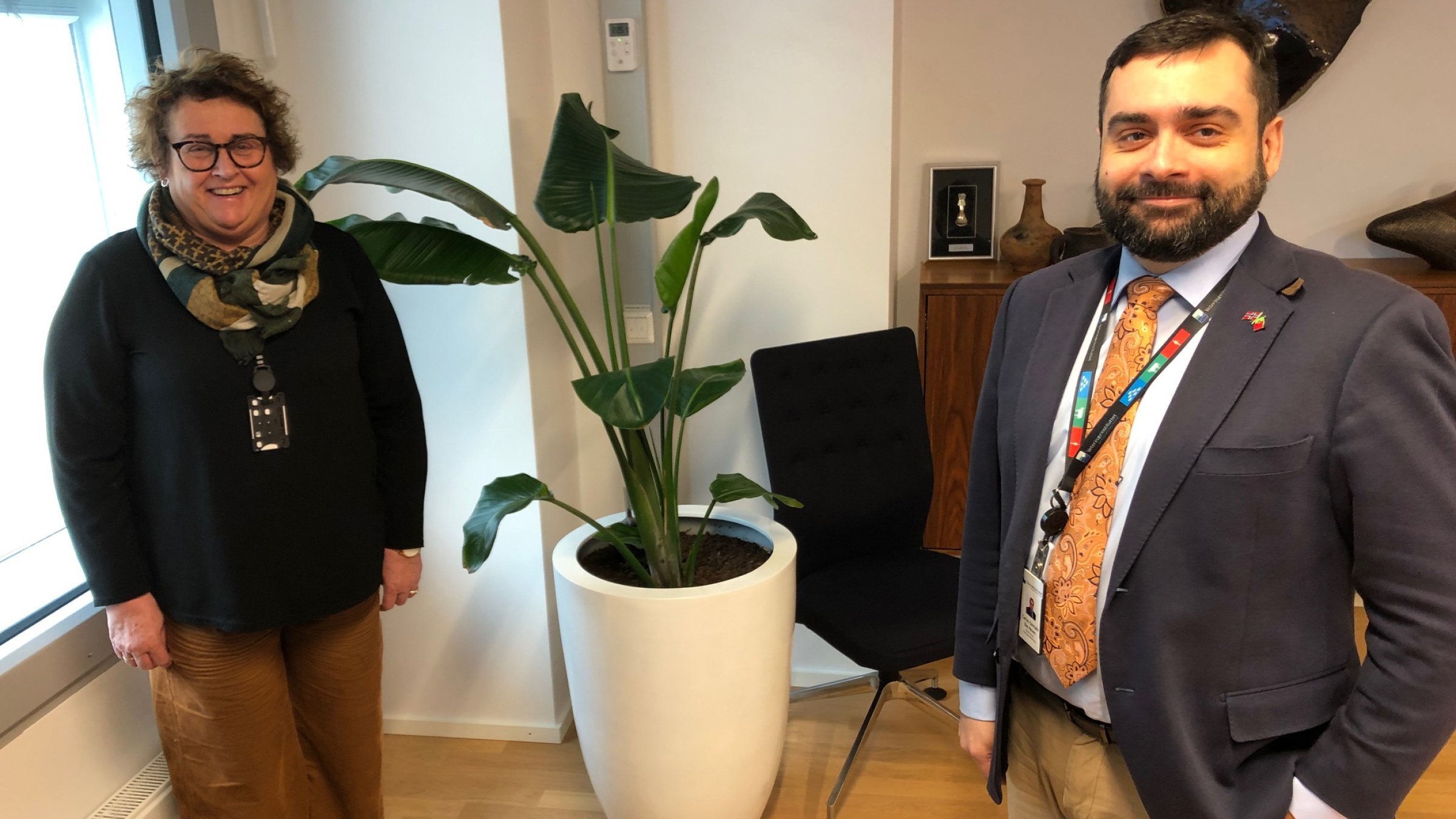11. mars møtte Landbruks- og matminister Bollestad Carlos das Neves, direktør for forskning og internasjonalisering ved Veterinærinstituttet, for å høre om Covid-19 og pandemier og om hvordan vi kan jobbe forebyggende mot nye pandemier. Foto: Landbruks- og matdepartementet