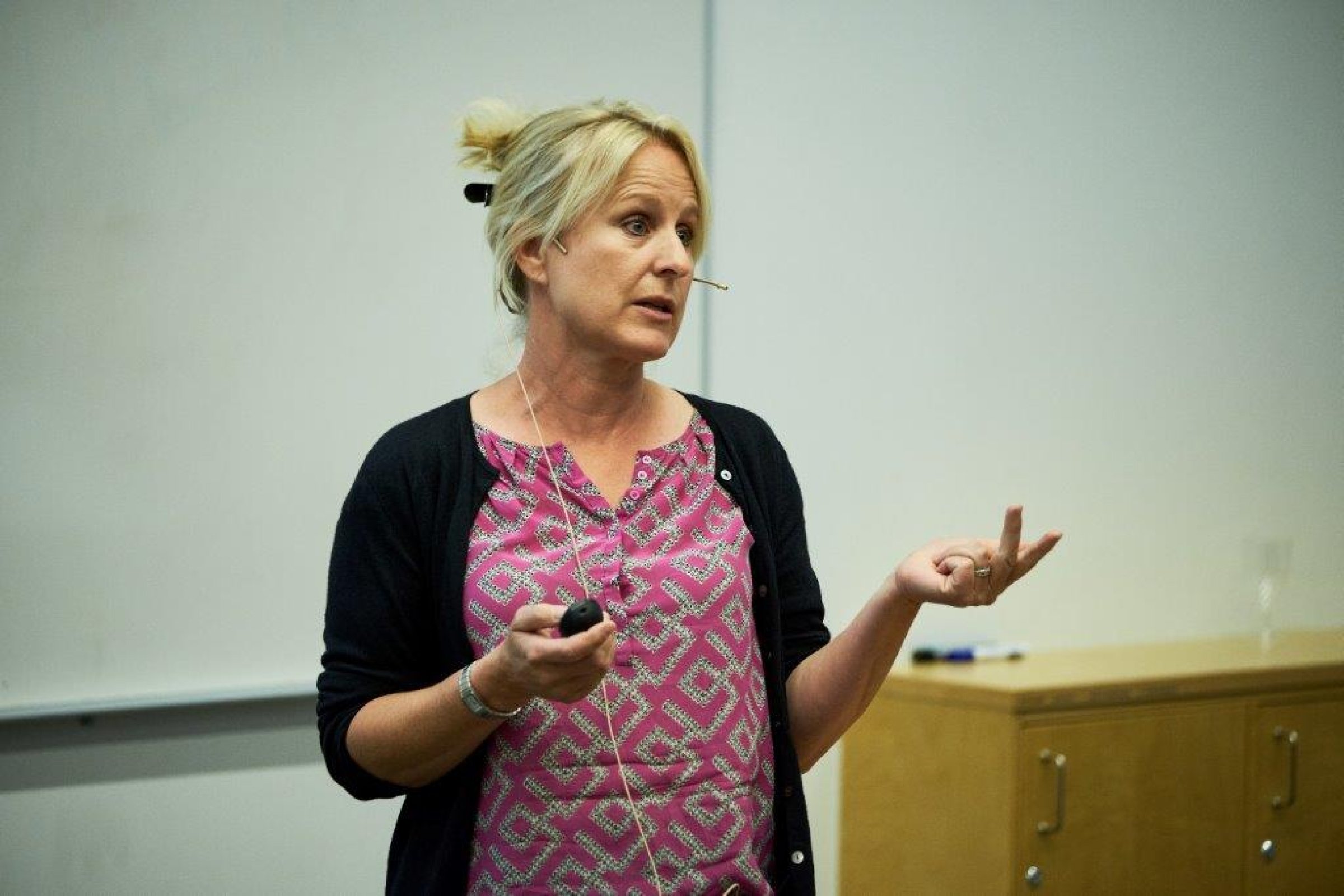Hva er dyrevelferd? Professor Randi Oppermann Moe ved NMBU Veterinærhøgskolen tar for seg begrepet og definisjoner av det. Foto: Eivind Røhne