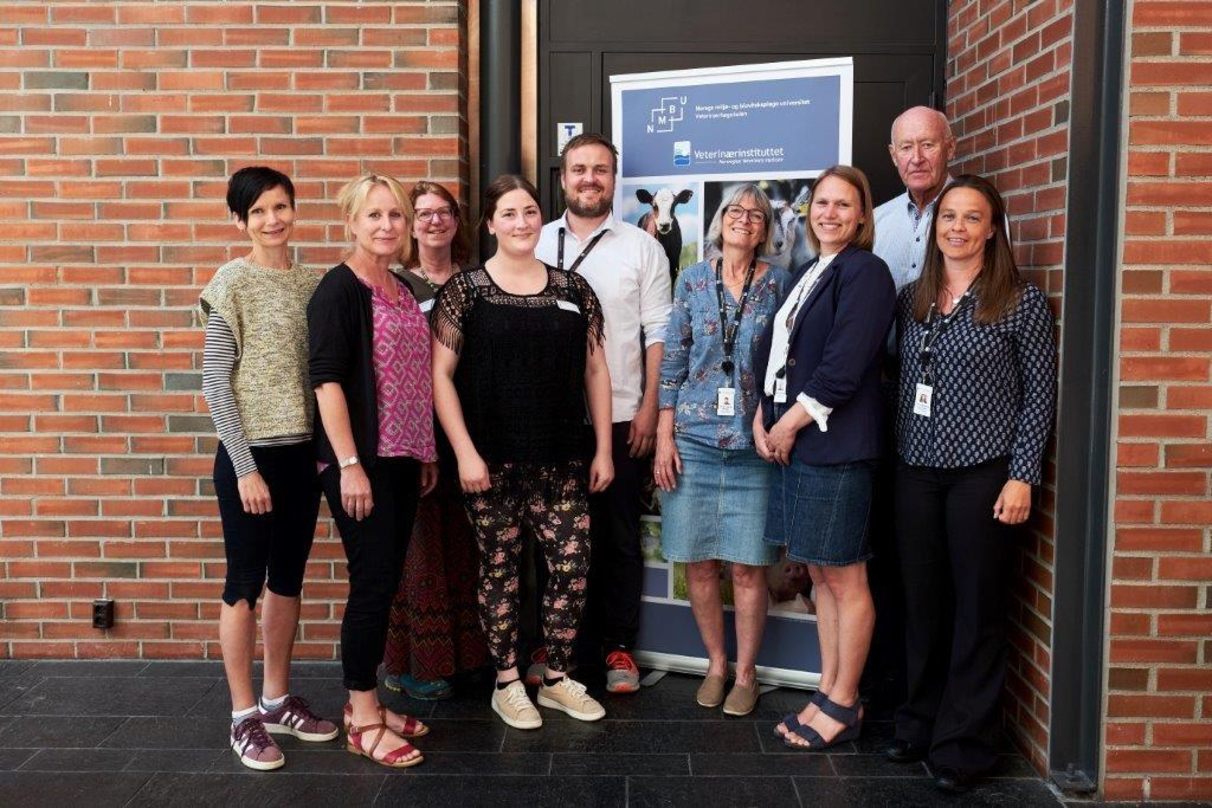 Noen av foredragsholderne etter endt seminar.Karianne Muri, Randi Oppermann Moe, Ruth Newberry, Nina Kalis, Kristian Dalskau-Ellingsen, Cecilie Mejdell, Julie Føske Johnsen og Solveig M. Stubsjøen. Bakerst til Høyre: Gudbrand Bakken som innledet og avsluttet seminaret. Foto: Eivind Røhne