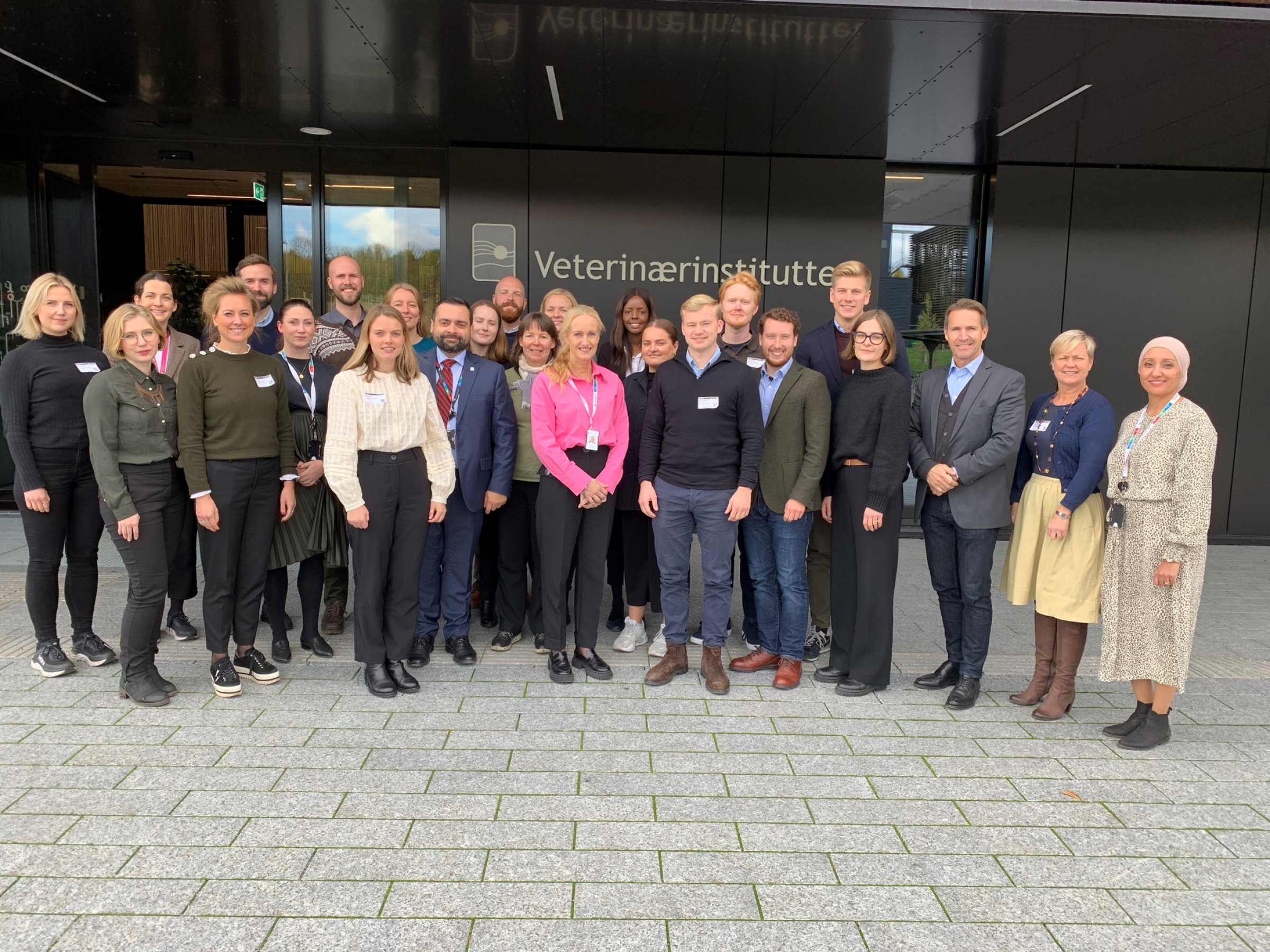 UDs aspiranter for 2021 sammen med bl.a. Torill Moseng, adm. dir. i Veterinærinstituttet og Carlos das Neves, direktør for Forskning og internasjonalisering. Foto: Bryndis Holm